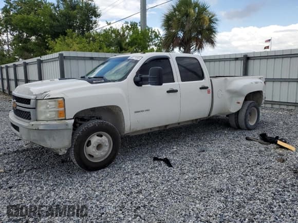 ✅ 2013 Chevrolet Silverado 1500 • VIN: 1GC4CZCG6DF221868 • Лот: 63277495. Опубликован ранее на Copart с пробегом 271 694 миль. Бесплатный доступ к архиву аукционных продаж из США и подробный отчёт об истории автомобиля на DreamBid. Изображение 1.