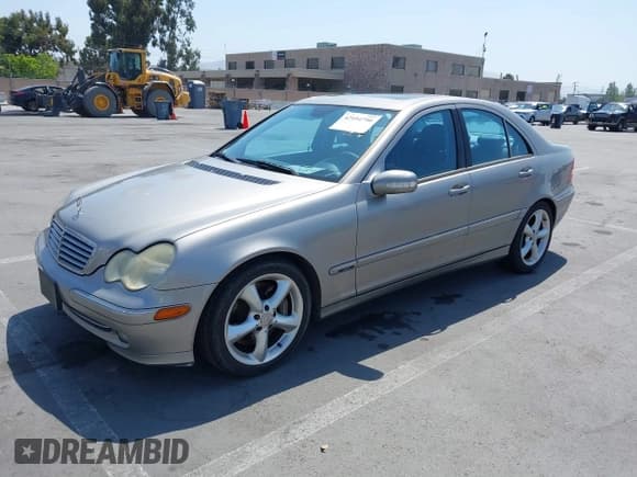 ✅ 2004 Mercedes-Benz C 230 Kompressor • VIN: WDBRF40J64F508593 • Lot: 42454790. Listed on IAAI with Not provided. Free auction sales archive from the USA and detailed vehicle history report at DreamBid. Image 6.