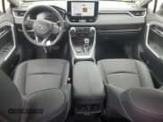 ✅ 2025 Toyota RAV4 Hybrid Limited • VIN: JTMD6RFV4SJ065972 • Lot: 60636695. Wystawiony na Copart z przebiegiem 722 mil. Bezpłatny archiwum sprzedaży aukcyjnych z USA i szczegółowy raport historii pojazdu na DreamBid. Zdjęcie 8.