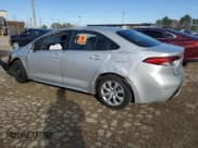 ✅ 2022 Toyota Corolla LE • VIN: 5YFEPMAE4NP375275 • Lot: 86316475. Wystawiony na Copart z przebiegiem 66 844 mil. Bezpłatny archiwum sprzedaży aukcyjnych z USA i szczegółowy raport historii pojazdu na DreamBid. Zdjęcie 2.