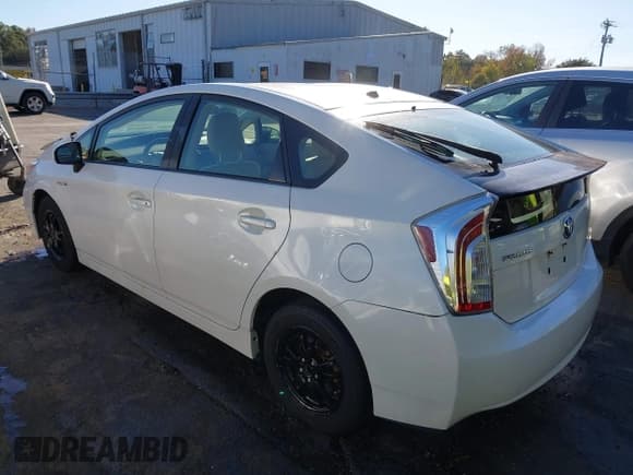 ✅ 2013 Toyota Prius Four • VIN: JTDKN3DU3D5587621 • Lot: 43523283. Wystawiony na IAAI z przebiegiem 171 747 mil. Bezpłatny archiwum sprzedaży aukcyjnych z USA i szczegółowy raport historii pojazdu na DreamBid. Zdjęcie 3.