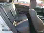 ✅ 2017 Chevrolet Cruze LS • VIN: 1G1BC5SM8H7272031 • Lot: 61413822. Wystawiony na Copart z przebiegiem 42 589 mil mil. Skorzystaj z bezpłatnego archiwum sprzedaży aukcyjnych z USA i zobacz szczegółowy raport historii pojazdu na DreamBid. Zdjęcie 6.