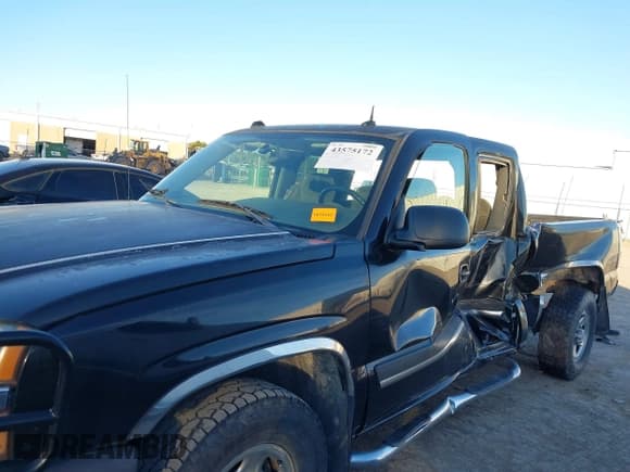 ✅ 2004 Chevrolet Silverado 1500 • VIN: 2GCEK19T141194566 • Lot: 43575172. Wystawiony na IAAI z przebiegiem 183 358 mil. Bezpłatny archiwum sprzedaży aukcyjnych z USA i szczegółowy raport historii pojazdu na DreamBid. Zdjęcie 6.
