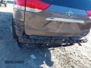 ✅ 2011 Toyota Sienna XLE • VIN: 5TDDK3DC8BS009739 • Лот: 41638710. Опубликован ранее на IAAI с пробегом 235 396 миль. Бесплатный доступ к архиву аукционных продаж из США и подробный отчёт об истории автомобиля на DreamBid. Изображение 17.