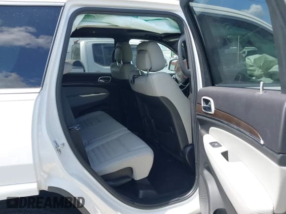 ✅ 2018 Jeep Grand Cherokee Limited • VIN: 1C4RJEBG8JC339908 • Lot: 42442483. Listed on IAAI with 42,626 mi. Free auction sales archive from the USA and detailed vehicle history report at DreamBid. Image 8.