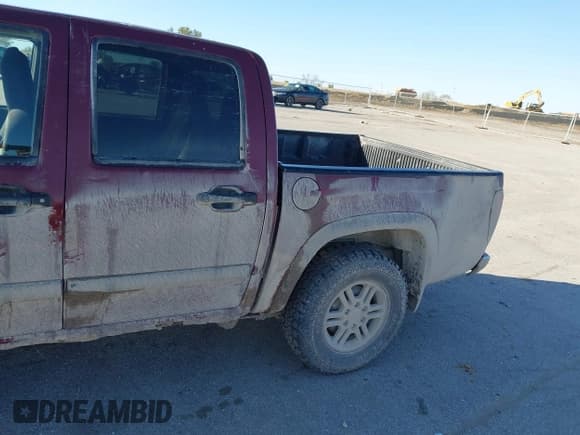 ✅ 2008 Chevrolet Colorado 2LT • VIN: 1GCDT13EX88104885 • Лот: 43383745. Опубликован ранее на IAAI с пробегом 178 342 миль. Бесплатный доступ к архиву аукционных продаж из США и подробный отчёт об истории автомобиля на DreamBid. Изображение 19.