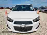 2013 Chevrolet Sonic RS z VIN 1G1JG6SB2D4197715, wystawiony jako Copart lot #67290115 z przebiegiem 110 669 mil mil oraz Szkoda całkowita • Salvage title. Historia ofert i sprzedaży dostępna na DreamBid. Obrazek 5.