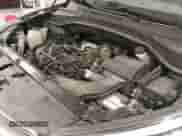 2017 Hyundai Santa Fe 2.0T z VIN 5XYZUDLA9HG433491, wystawiony jako IAAI lot #43298379 z przebiegiem 135 099 mil mil oraz . Historia ofert i sprzedaży dostępna na DreamBid. Obrazek 19.