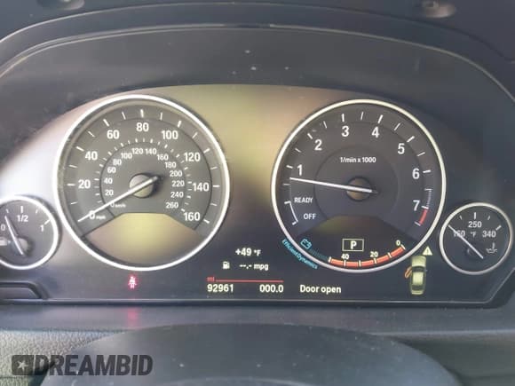 ✅ 2015 BMW 3 Series 328i xDrive • VIN: WBA3B5G59FNS15570 • Lot: 43375696. Wystawiony na IAAI z przebiegiem 92 961 mil. Bezpłatny archiwum sprzedaży aukcyjnych z USA i szczegółowy raport historii pojazdu na DreamBid. Zdjęcie 7.