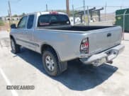 ✅ 2002 Toyota Tundra SR5 • VIN: 5TBBT44172S232887 • Lot: 42744646. Wystawiony na IAAI z przebiegiem 229 691 mil. Bezpłatny archiwum sprzedaży aukcyjnych z USA i szczegółowy raport historii pojazdu na DreamBid. Zdjęcie 3.