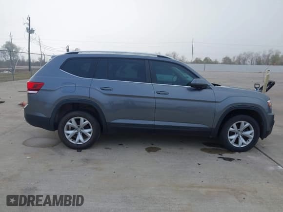✅ 2018 Volkswagen Atlas S • VIN: 1V2AP2CA9JC559979 • Lot: 43932041. Wystawiony na IAAI z przebiegiem Nie podano. Bezpłatny archiwum sprzedaży aukcyjnych z USA i szczegółowy raport historii pojazdu na DreamBid. Zdjęcie 13.