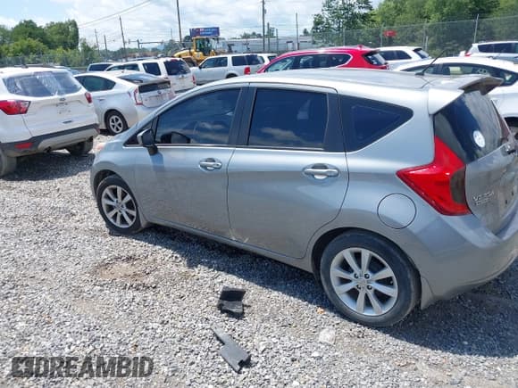 ✅ 2015 Nissan Note SR • VIN: 3N1CE2CP1FL406757 • Lot: 42927484. Listed on IAAI with 154,881 mi. Free auction sales archive from the USA and detailed vehicle history report at DreamBid. Image 3.