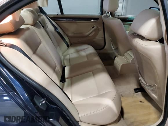 ✅ 2005 BMW 3 Series 330i • VIN: WBAEV53435KM42105 • Лот: 90778665. Опубликован ранее на Copart с пробегом 187 554 миль. Бесплатный доступ к архиву аукционных продаж из США и подробный отчёт об истории автомобиля на DreamBid. Изображение 10.