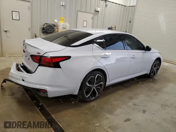 ✅ 2024 Nissan Altima SR • VIN: 1N4BL4CV7RN392088 • Lot: 66959015. Wystawiony na Copart z przebiegiem 27 810 mil. Bezpłatny archiwum sprzedaży aukcyjnych z USA i szczegółowy raport historii pojazdu na DreamBid. Zdjęcie 3.