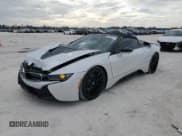 ✅ 2019 BMW i8 • VIN: WBY2Z6C50KVB83206 • Лот: 81693973. Опубликован ранее на Copart с пробегом 25 712 миль. Бесплатный доступ к архиву аукционных продаж из США и подробный отчёт об истории автомобиля на DreamBid. Изображение 1.