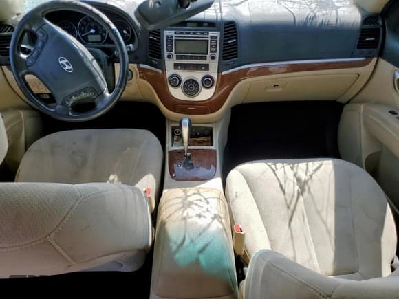 ✅ 2009 Hyundai Santa Fe SE • VIN: 5NMSH13E19H241528 • Lot: 68169415. Listed on Copart with 195,029 mi. Free auction sales archive from the USA and detailed vehicle history report at DreamBid. Image 8.