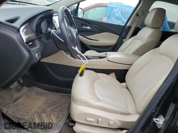 ✅ 2019 Buick Envision Preferred • VIN: LRBFX1SA3KD043209 • Лот: 53690895. Опубликован ранее на Copart с пробегом 100 406 миль. Бесплатный доступ к архиву аукционных продаж из США и подробный отчёт об истории автомобиля на DreamBid. Изображение 7.