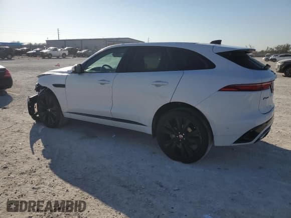 ✅ 2021 Jaguar F-Pace R-Dynamic S • VIN: SADCT2FU5MA681304 • Лот: 43956495. Опубликован ранее на Copart с пробегом 28 466 миль. Бесплатный доступ к архиву аукционных продаж из США и подробный отчёт об истории автомобиля на DreamBid. Изображение 2.