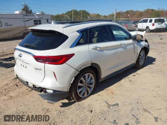 ✅ 2019 Infiniti QX50 Essential • VIN: 3PCAJ5M37KF106968 • Lot: 43619395. Wystawiony na IAAI z przebiegiem 44 637 mil. Bezpłatny archiwum sprzedaży aukcyjnych z USA i szczegółowy raport historii pojazdu na DreamBid. Zdjęcie 4.
