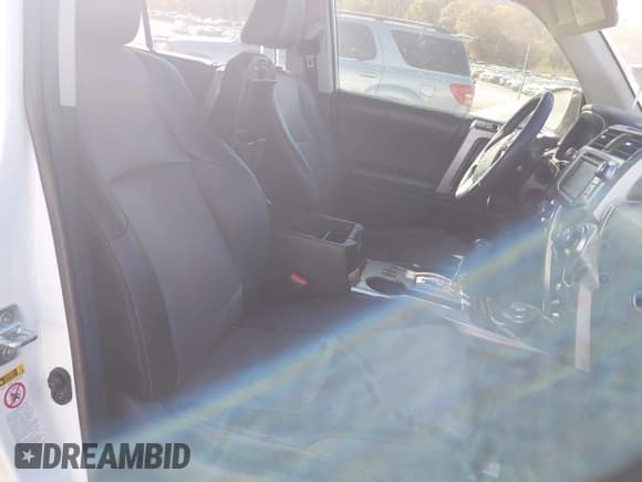 ✅ 2015 Toyota 4Runner Trail Premium • VIN: JTEBU5JR8F5244977 • Lot: 43715576. Wystawiony na IAAI z przebiegiem 228 500 mil. Bezpłatny archiwum sprzedaży aukcyjnych z USA i szczegółowy raport historii pojazdu na DreamBid. Zdjęcie 5.