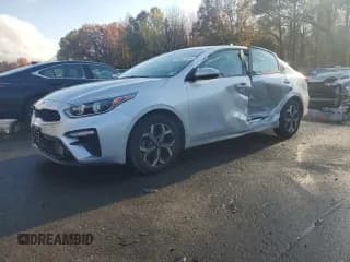 ✅ 2021 Kia Forte LXS • VIN: 3KPF24AD0ME353414 • Лот: 90407615. Опубликован ранее на Copart с пробегом 37 301 миль. Бесплатный доступ к архиву аукционных продаж из США и подробный отчёт об истории автомобиля на DreamBid. Изображение 1.