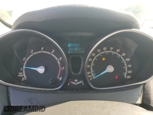 ✅ 2019 Ford Fiesta SE • VIN: 3FADP4BJ1KM124195 • Lot: 81203625. Wystawiony na Copart z przebiegiem 122 187 mil. Bezpłatny archiwum sprzedaży aukcyjnych z USA i szczegółowy raport historii pojazdu na DreamBid. Zdjęcie 9.