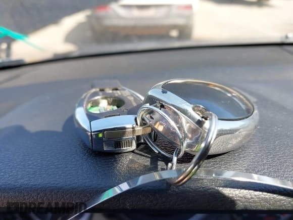 ✅ 2013 Mercedes-Benz E 350 • VIN: WDDKJ5KB3DF207881 • Lot: 41955127. Wystawiony na IAAI z przebiegiem 83 786 mil. Bezpłatny archiwum sprzedaży aukcyjnych z USA i szczegółowy raport historii pojazdu na DreamBid. Zdjęcie 11.