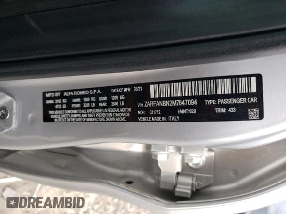 ✅ 2021 Alfa Romeo Giulia Ti • VIN: ZARFANBN2M7647094 • Lot: 54878495. Wystawiony na Copart z przebiegiem 34 909 mil. Bezpłatny archiwum sprzedaży aukcyjnych z USA i szczegółowy raport historii pojazdu na DreamBid. Zdjęcie 12.