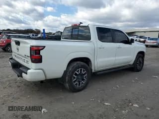 ✅ 2022 Nissan Frontier SV • VIN: 1N6ED1EK8NN623027 • Лот: 90571305. Опубликован ранее на Copart с пробегом 27 463 миль. Бесплатный доступ к архиву аукционных продаж из США и подробный отчёт об истории автомобиля на DreamBid. Изображение 3.