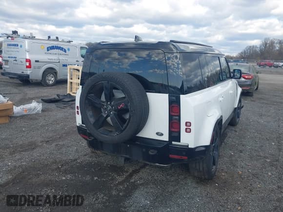 ✅ 2023 Land Rover Defender X-Dynamic SE • VIN: SALE2EEU4P2132937 • Лот: 43591864. Опубликован ранее на IAAI с пробегом 39 959 миль. Бесплатный доступ к архиву аукционных продаж из США и подробный отчёт об истории автомобиля на DreamBid. Изображение 4.