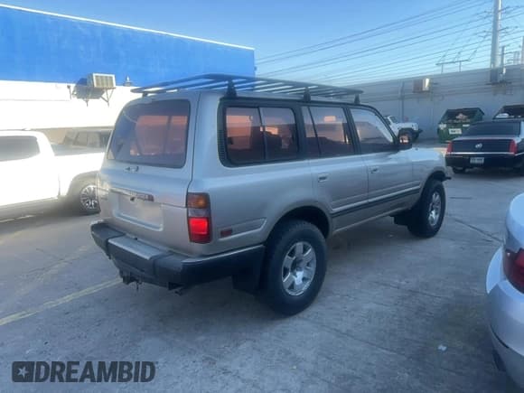 ✅ 1991 Toyota Land Cruiser • VIN: JT3FJ80W9M0009610 • Lot: 87112915. Listed on Copart with 208,172 mi. Free auction sales archive from the USA and detailed vehicle history report at DreamBid. Image 4.