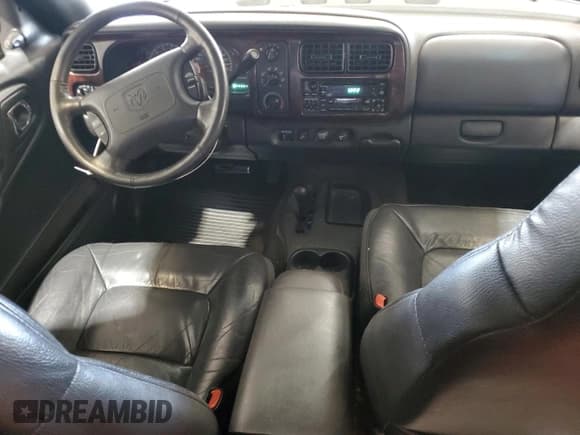 ✅ 2000 Dodge Durango • VIN: 1B4HS28N0YF282316 • Lot: 69830425. Wystawiony na Copart z przebiegiem 240 000 mil. Bezpłatny archiwum sprzedaży aukcyjnych z USA i szczegółowy raport historii pojazdu na DreamBid. Zdjęcie 8.