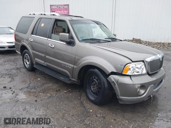 ✅ 2003 Lincoln Navigator Ultimate • VIN: 5LMFU27R63LJ14398 • Lot: 43574631. Wystawiony na IAAI z przebiegiem Nie podano. Bezpłatny archiwum sprzedaży aukcyjnych z USA i szczegółowy raport historii pojazdu na DreamBid. Zdjęcie 1.