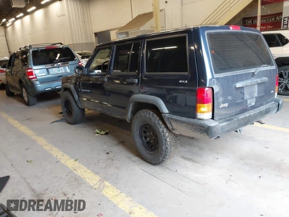 ✅ 1997 Jeep Cherokee SE • VIN: 1J4FJ28S0VL602874 • Lot: 42439021. Wystawiony na IAAI z przebiegiem 85 810 mil. Bezpłatny archiwum sprzedaży aukcyjnych z USA i szczegółowy raport historii pojazdu na DreamBid. Zdjęcie 3.