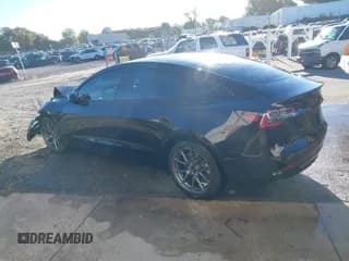 ✅ 2021 Tesla Model 3 Standard Range Plus • VIN: 5YJ3E1EA2MF907099 • Lot: 43425780. Wystawiony na IAAI z przebiegiem 57 770 mil. Bezpłatny archiwum sprzedaży aukcyjnych z USA i szczegółowy raport historii pojazdu na DreamBid. Zdjęcie 3.