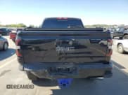 ✅ 2018 GMC Sierra 3500HD Denali • VIN: 1GT42YEY5JF284944 • Lot: 68956745. Wystawiony na Copart z przebiegiem 108 693 mil. Bezpłatny archiwum sprzedaży aukcyjnych z USA i szczegółowy raport historii pojazdu na DreamBid. Zdjęcie 6.