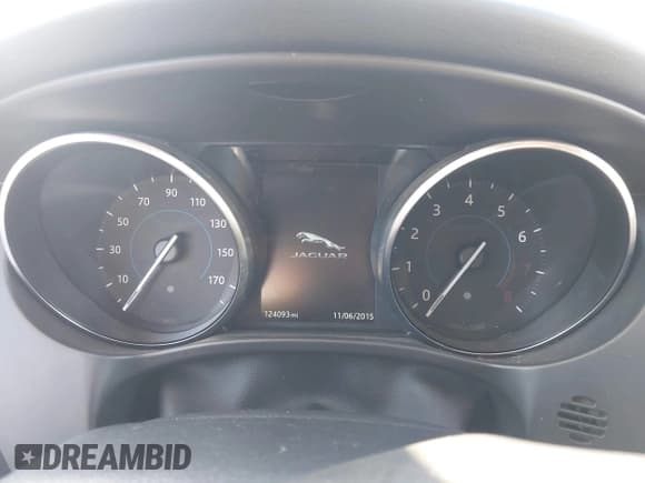 ✅ 2017 Jaguar F-Pace 35t Premium • VIN: SADCJ2BV3HA068642 • Lot: 43527261. Wystawiony na IAAI z przebiegiem 124 093 mil. Bezpłatny archiwum sprzedaży aukcyjnych z USA i szczegółowy raport historii pojazdu na DreamBid. Zdjęcie 7.