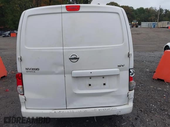 ✅ 2017 Nissan NV200 S • VIN: 3N6CM0KN1HK722315 • Lot: 43551613. Wystawiony na IAAI z przebiegiem 383 848 mil. Bezpłatny archiwum sprzedaży aukcyjnych z USA i szczegółowy raport historii pojazdu na DreamBid. Zdjęcie 6.