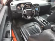 ✅ 2013 Dodge Challenger R/T Plus • VIN: 2C3CDYBTXDH733606 • Lot: 83748764. Wystawiony na Copart z przebiegiem 179 639 mil. Bezpłatny archiwum sprzedaży aukcyjnych z USA i szczegółowy raport historii pojazdu na DreamBid. Zdjęcie 8.