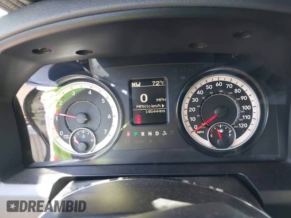 2017 Ram 1500 Big Horn z VIN 1C6RR7TT3HS770180, wystawiony jako IAAI lot #42279885 z przebiegiem 146 444 mil mil oraz . Historia ofert i sprzedaży dostępna na DreamBid. Obrazek 7.