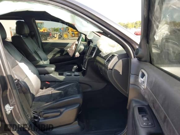 2018 Jeep Grand Cherokee Altitude z VIN 1C4RJFAG6JC312892, wystawiony jako IAAI lot #43382592 z przebiegiem 54 779 mil mil oraz . Historia ofert i sprzedaży dostępna na DreamBid. Obrazek 5.