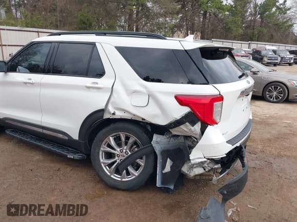 ✅ 2020 Ford Explorer XLT • VIN: 1FMSK7DH5LGB11209 • Lot: 41784324. Wystawiony na IAAI z przebiegiem 26 240 mil. Bezpłatny archiwum sprzedaży aukcyjnych z USA i szczegółowy raport historii pojazdu na DreamBid. Zdjęcie 6.