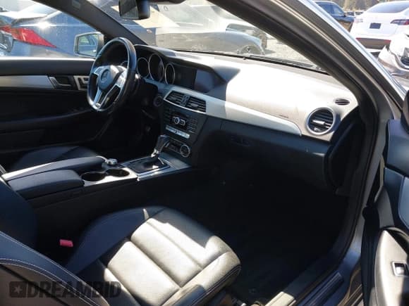 ✅ 2012 Mercedes-Benz C 250 • VIN: WDDGJ4HB4CF921797 • Lot: 42685097. Listed on IAAI with 85,804 mi. Free auction sales archive from the USA and detailed vehicle history report at DreamBid. Image 5.