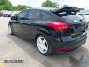 ✅ 2018 Ford Focus ST • VIN: 1FADP3L95JL240708 • Lot: 42179727. Wystawiony na IAAI z przebiegiem 221 687 mil. Bezpłatny archiwum sprzedaży aukcyjnych z USA i szczegółowy raport historii pojazdu na DreamBid. Zdjęcie 3.