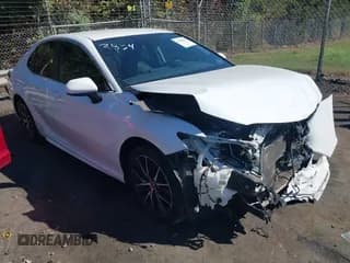 ✅ 2021 Toyota Camry SE • VIN: 4T1G11AK7MU493834 • Lot: 43396956. Wystawiony na IAAI z przebiegiem 75 421 mil. Bezpłatny archiwum sprzedaży aukcyjnych z USA i szczegółowy raport historii pojazdu na DreamBid. Zdjęcie 1.