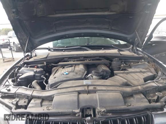 ✅ 2008 BMW 3 Series 328i • VIN: WBAVC53568FZ82916 • Lot: 43433383. Listed on IAAI with 158,770 mi. Free auction sales archive from the USA and detailed vehicle history report at DreamBid. Image 10.