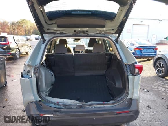 ✅ 2021 Toyota RAV4 Hybrid XLE • VIN: 4T3RWRFV3MU042144 • Lot: 43640839. Listed on IAAI with 237,004 mi. Free auction sales archive from the USA and detailed vehicle history report at DreamBid. Image 18.