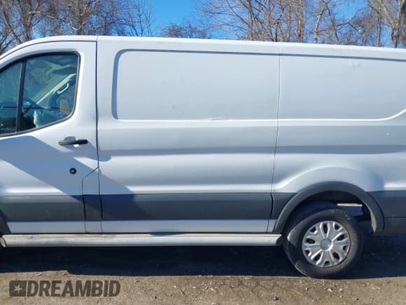 ✅ 2015 Ford Transit Cargo • VIN: 1FTNR1ZM6FKA65780 • Лот: 41682836. Опубликован ранее на IAAI с пробегом 144 338 миль. Бесплатный доступ к архиву аукционных продаж из США и подробный отчёт об истории автомобиля на DreamBid. Изображение 14.