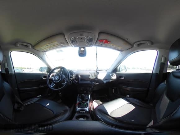 ✅ 2018 Jeep Compass Latitude • VIN: 3C4NJDBB2JT328209 • Lot: 42378767. Listed on IAAI with 94,239 mi. Free auction sales archive from the USA and detailed vehicle history report at DreamBid. Image 18.