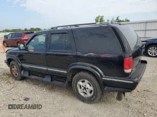 ✅ 1996 Chevrolet Blazer • VIN: 1GNDT13W1T2160564 • Lot: 65175335. Wystawiony na Copart z przebiegiem 157 949 mil. Bezpłatny archiwum sprzedaży aukcyjnych z USA i szczegółowy raport historii pojazdu na DreamBid. Zdjęcie 2.
